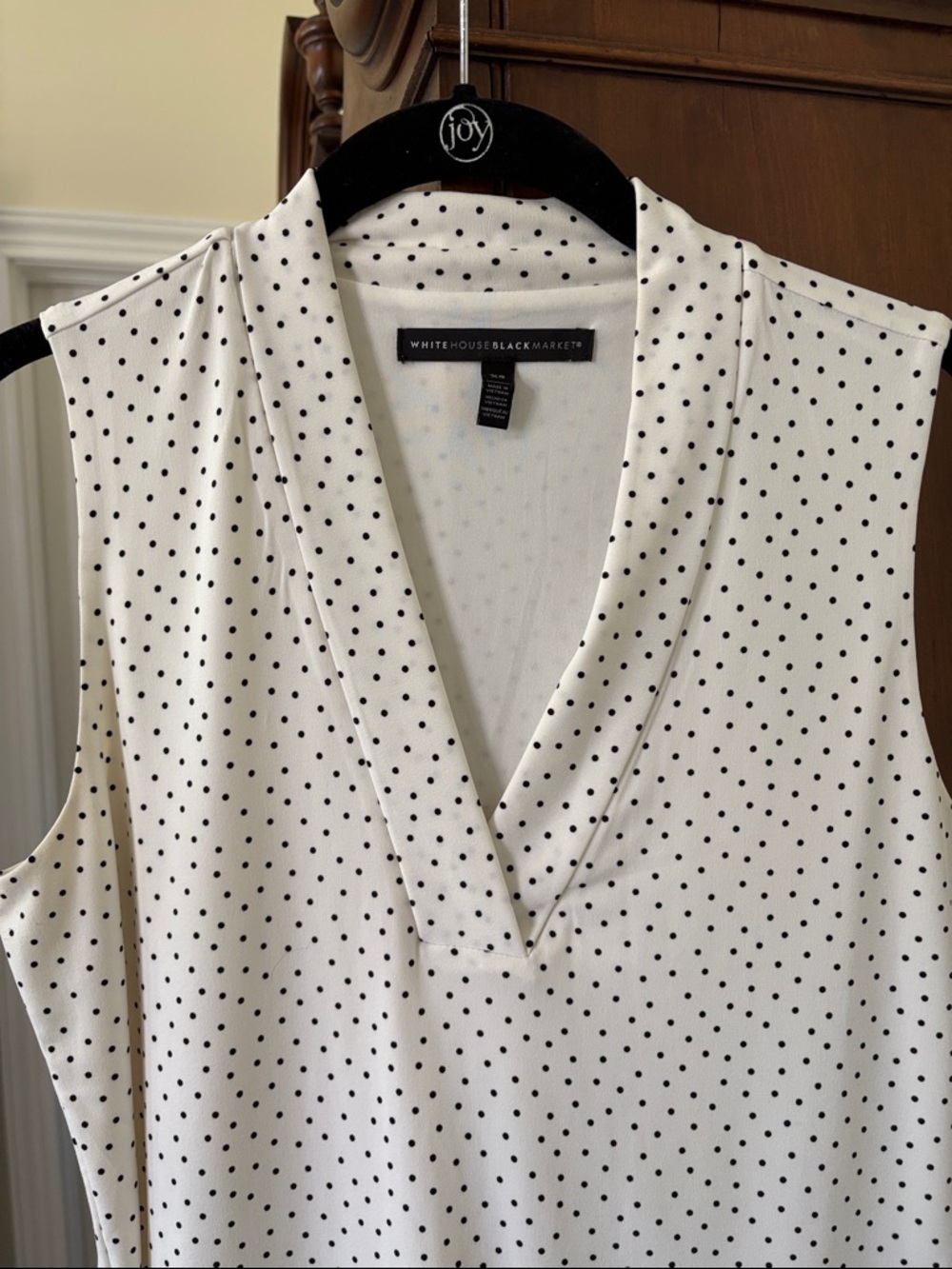 2 White House Black Market Sleeveless Lined V-Neck Tops: Pink White Polka Dot - Picture 11 of 16